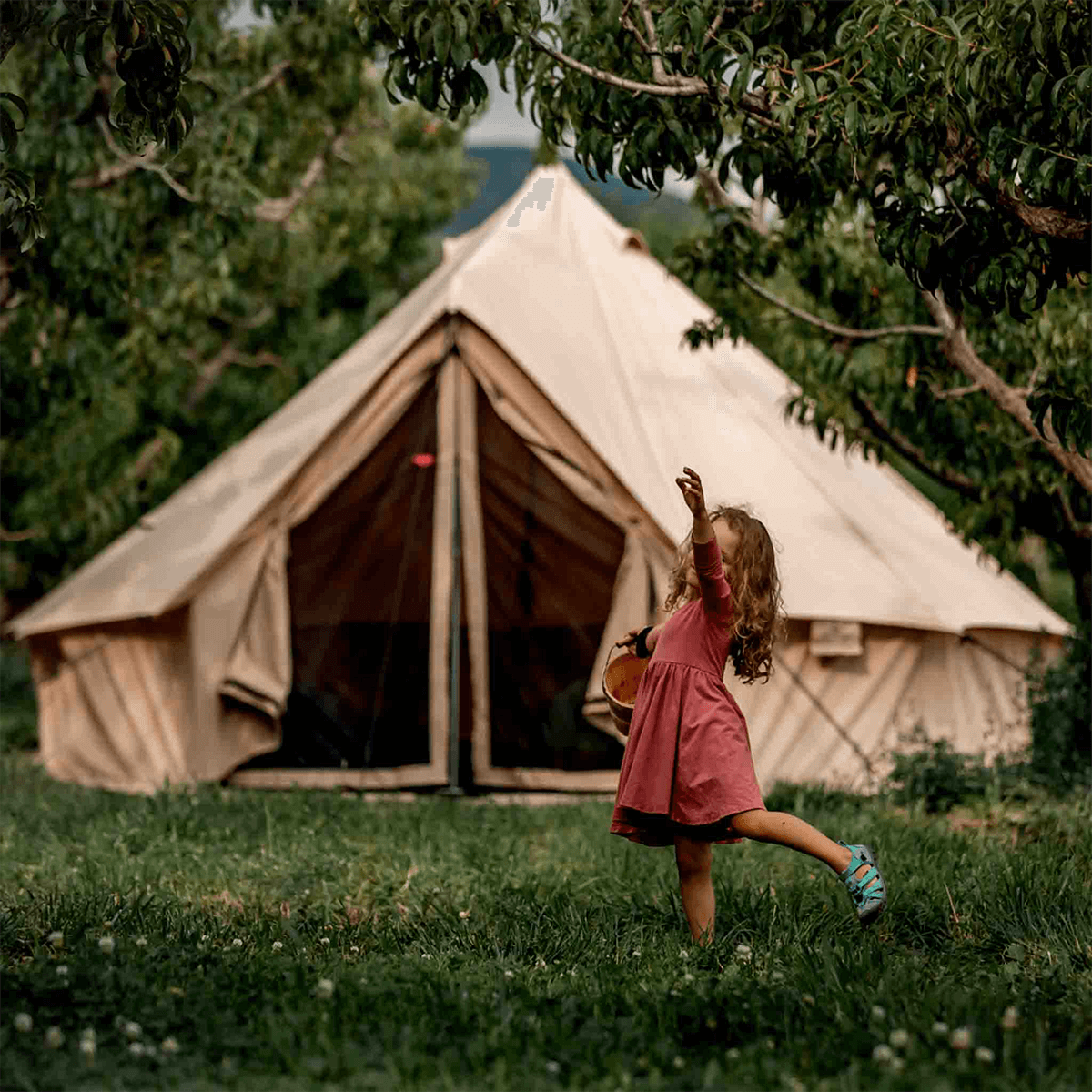 tent girl 16' Regatta Bell Tent