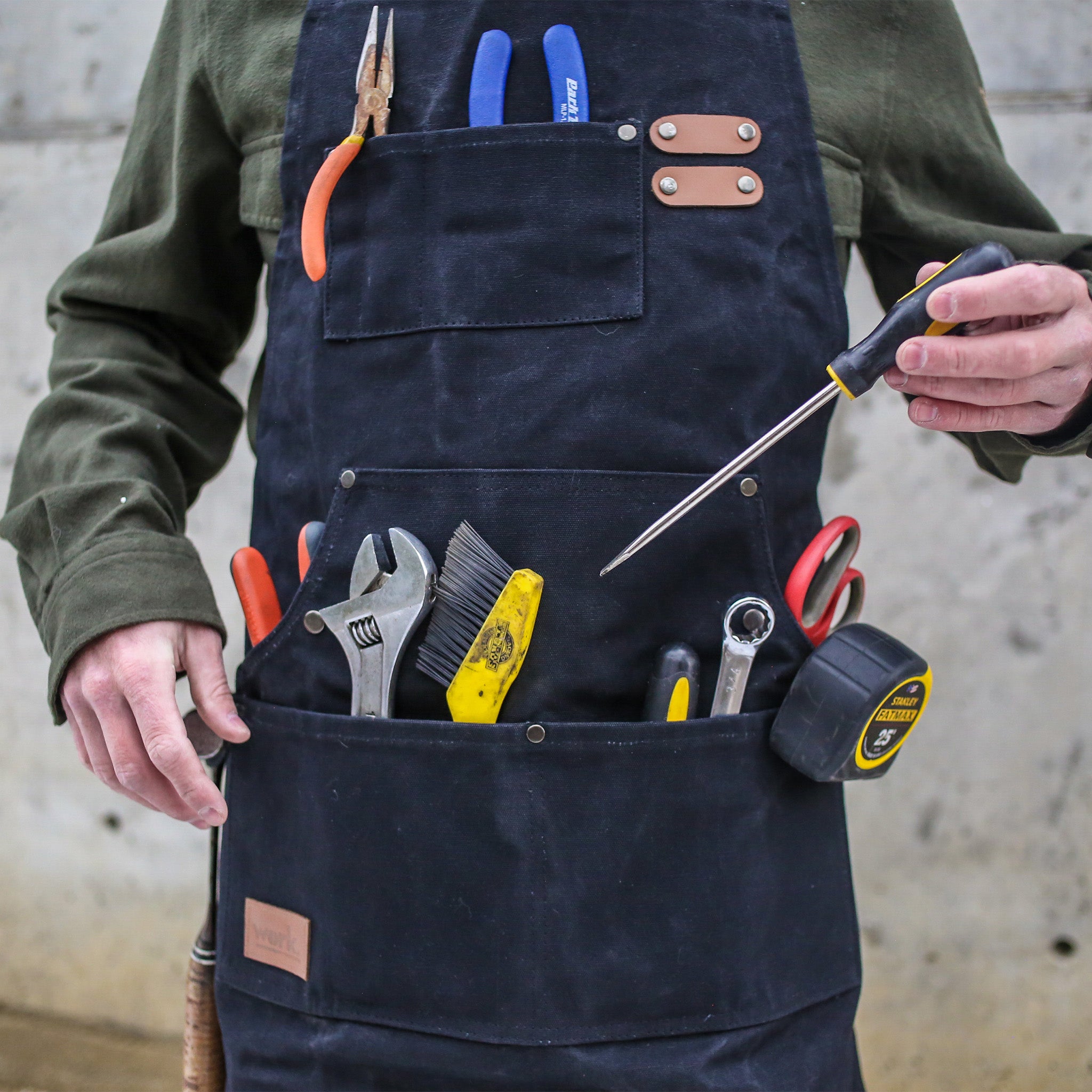 The Katz-Moses Unisex 20 oz Waxed Canvas Woodworking Tool Apron  (XS/SM/MED/SLIM)